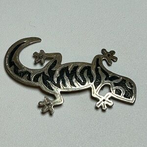 Vintage Sterling Silver 925 Lizard Gecko Salamander Brooch Native Niello Etched